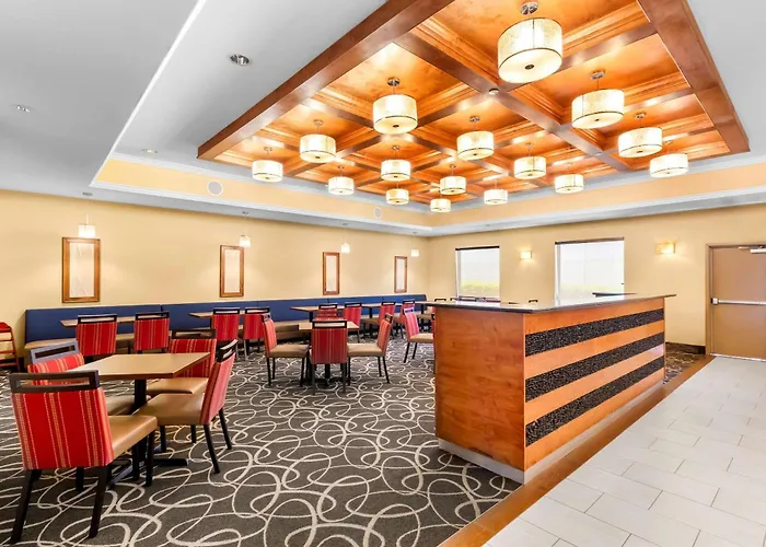 Comfort Suites At Mills
