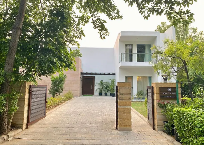 Karma Lakelands Golf Resort & Residences