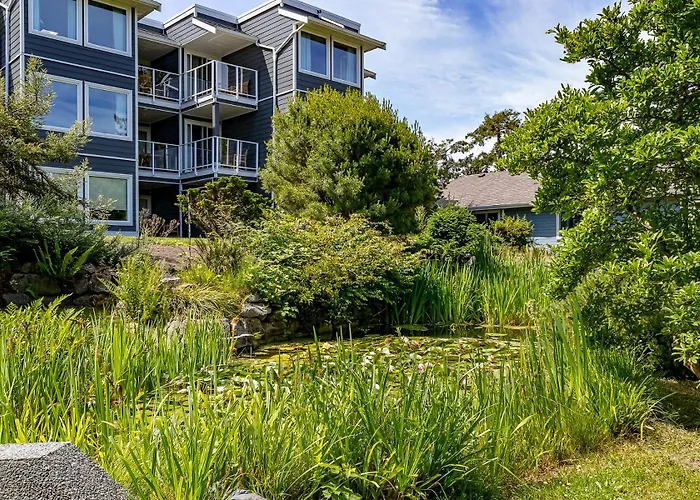 Pacific Shores Resort & Spa