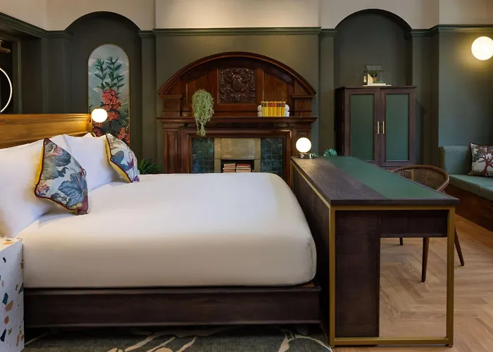 The Samuel Ryder Hotel St Albans, Tapestry Collection Hilton