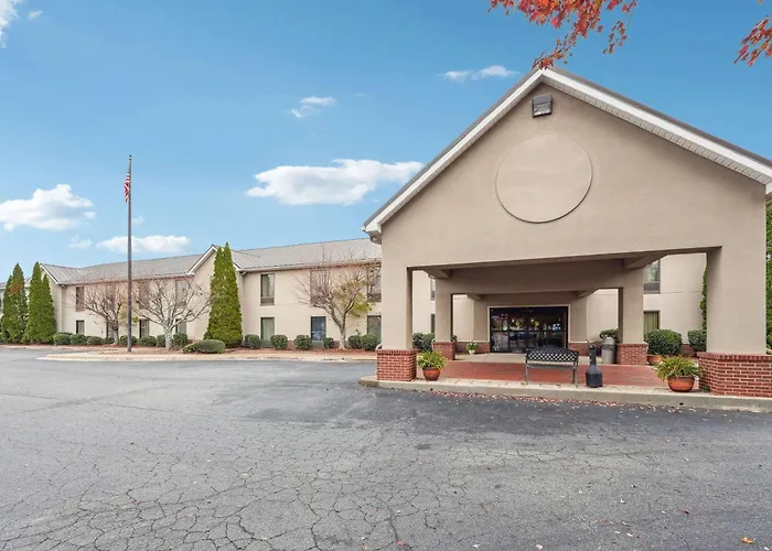 Quality Inn & Suites Dawsonville