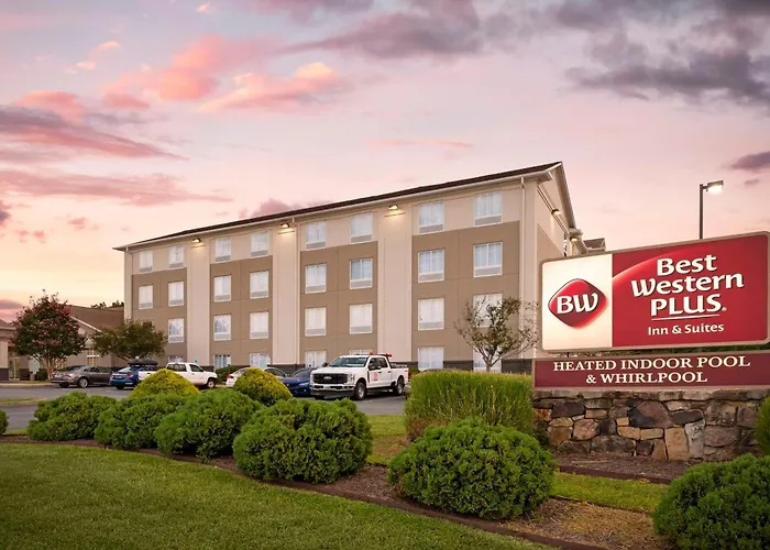 Best Western Plus Crossroads Inn & Suites