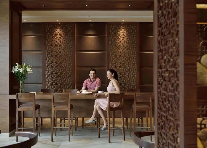 Courtyard By Marriott Raipur Hotel