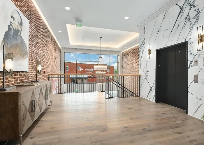 The Flying Fifty Hotel, A Luxury Boutique Hotel Cullman