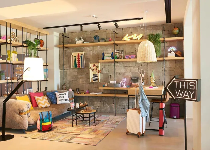 Moxy Patra Marina