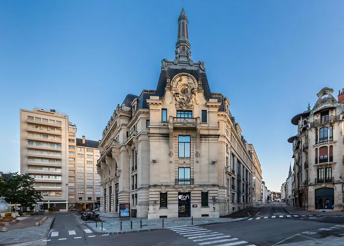 Aloft , By Marriott