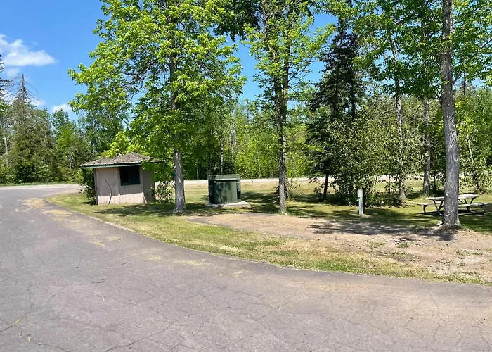 Trails Inn Quadna Mountain Motel & Rv Park