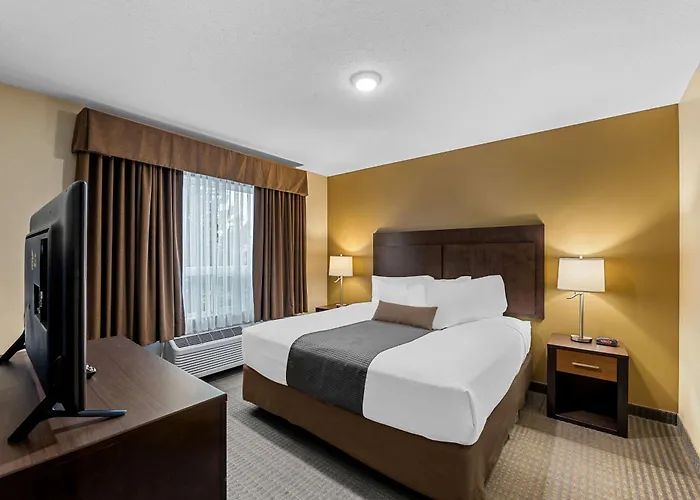 Best Western Plus Lacombe Inn And Suites