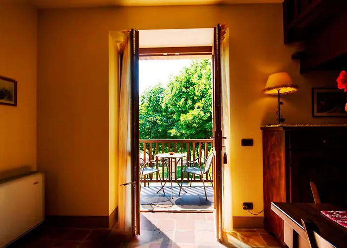 Hotel Relais Castello Di Razzano à Alfiano Natta