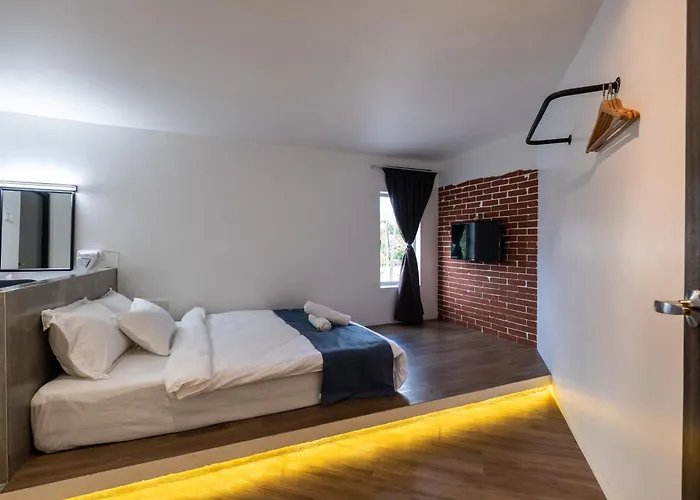 Boutique Hidden Loft