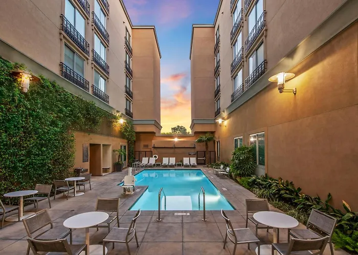 Hyatt Place Riverside Downtown