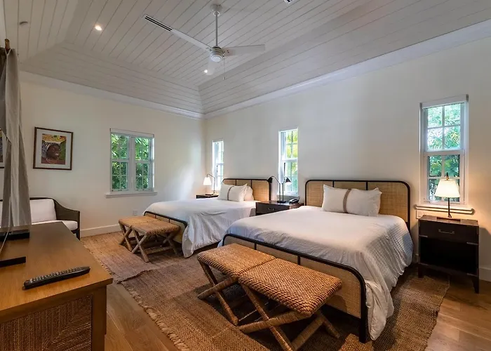 Pink Sands Resort Dunmore Town