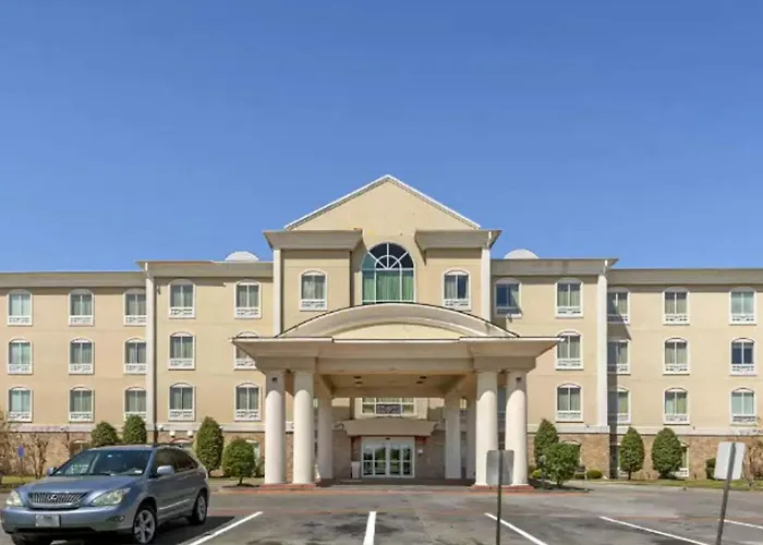 Lake Texoma Inn And Suites