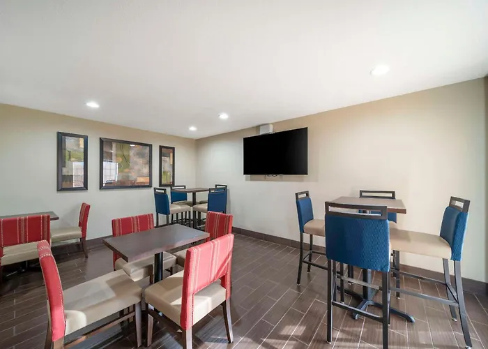 Comfort Suites Red Bluff Near I-5