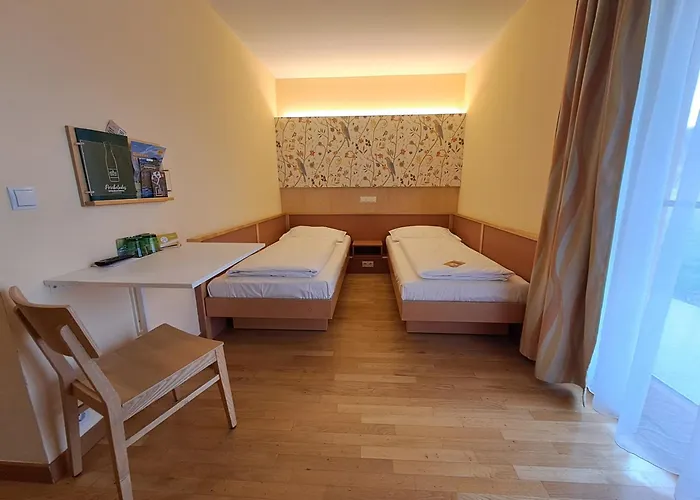 JUFA Hotel Stubenbergsee