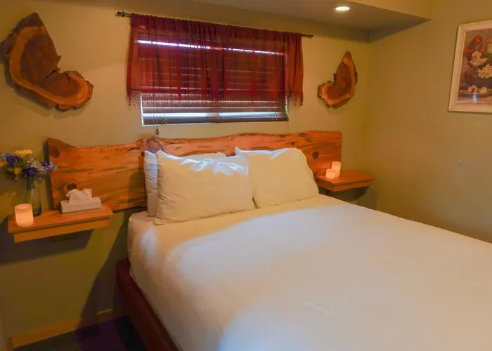 Sleepy Hollow Cabins And Hotel Crestline