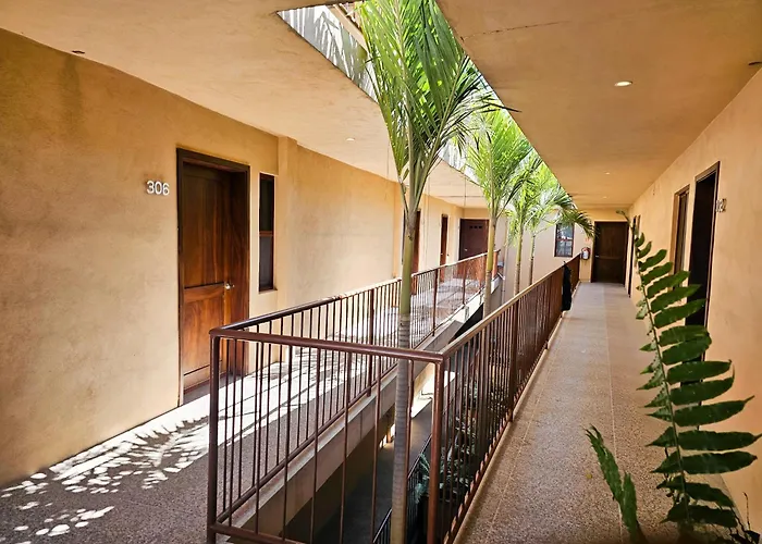Pacific Inn Hotel