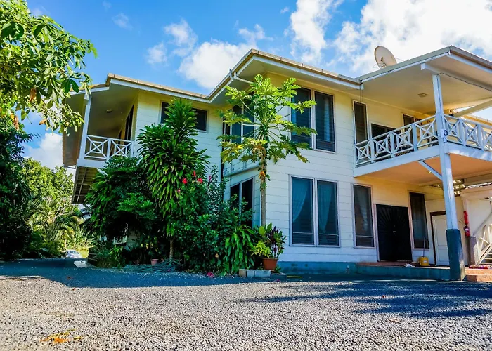 Lynn'S Getaway Hotel