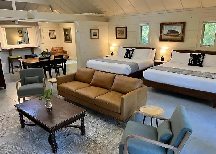 The Wells Cashiers Hotel