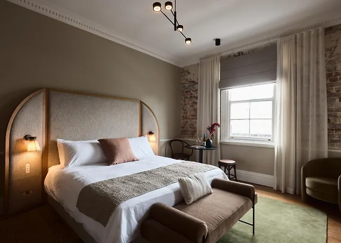 Empire Hotel