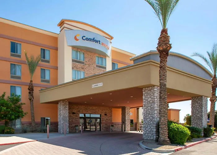 Comfort Suites Glendale - State Farm Stadium Area