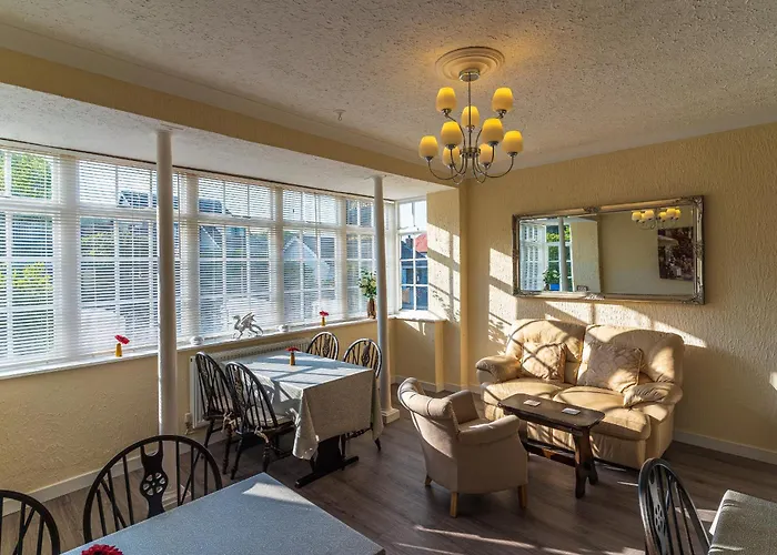 Rooms At The Highcliffe