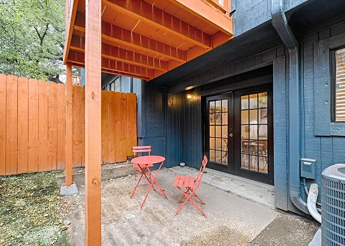 Heart Of Austin Hideaway