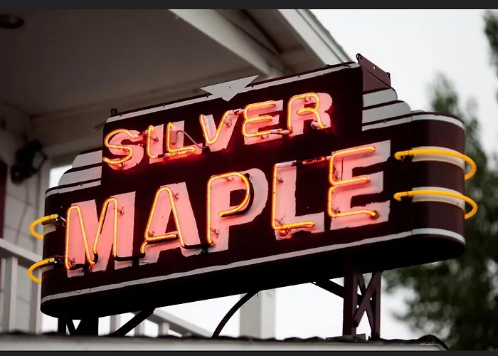 Silver Maple Inn