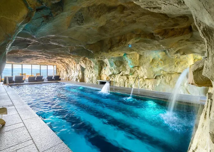 Castello Di Guarene Hotel