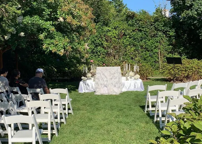 Bridgehampton Inn