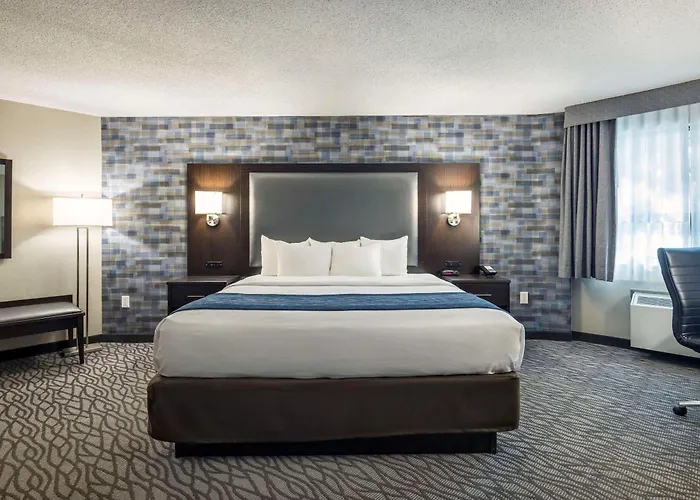 Comfort Inn Montreal Aeroport Pointe-Claire