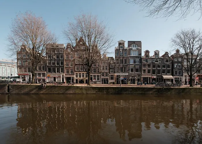 Adam'S Canal House