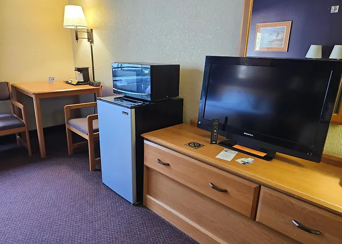 Fossil Creek & Suites