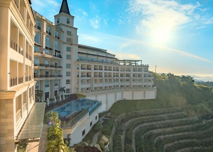 Twin Lakes Hotel Near Tagaytay Tagaytay City