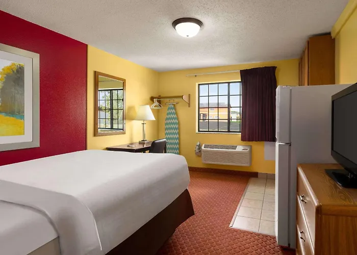 Baymont By Wyndham Cedar Rapids