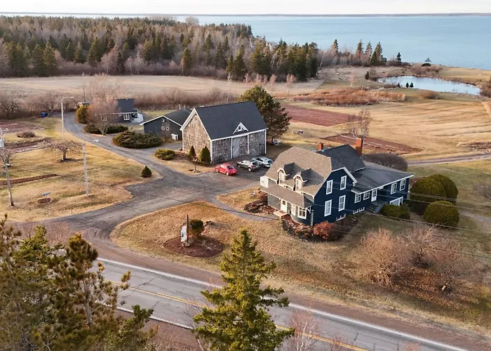 Amherst Shore Country Inn