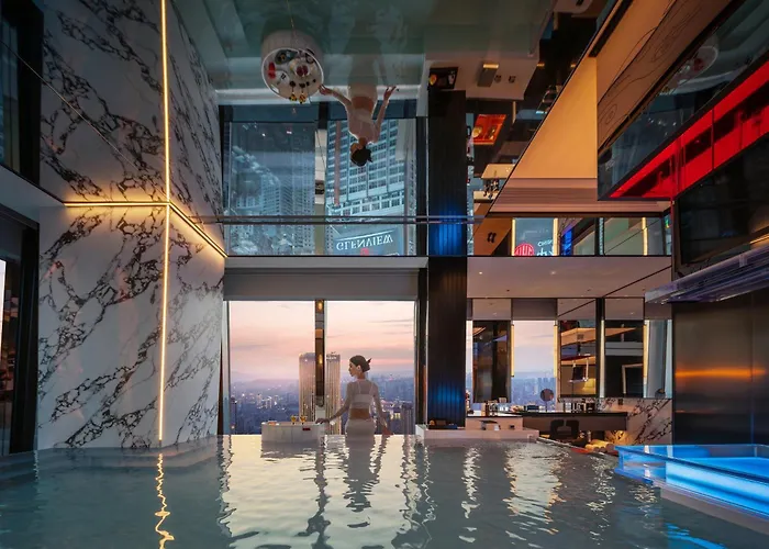 Iseya Panoramic Chongqing Jiefangbei Flagship