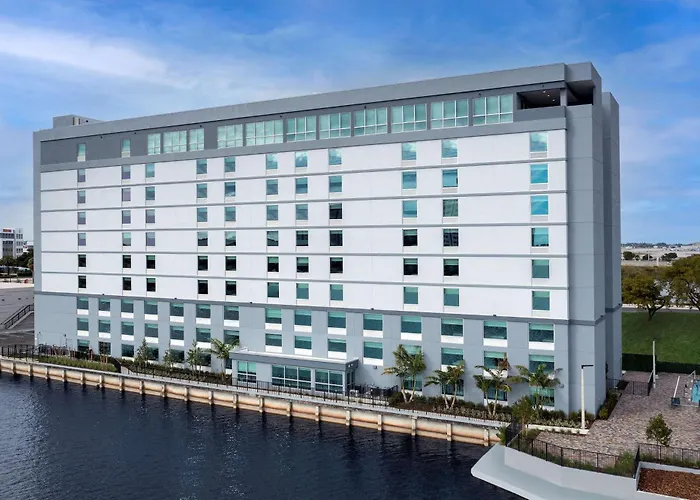 Tru By Hilton Miami Airport South Blue Lagoon, Fl