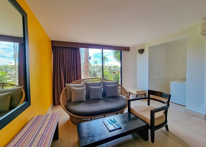 Hommage Hotel & Residences Baie Nettle