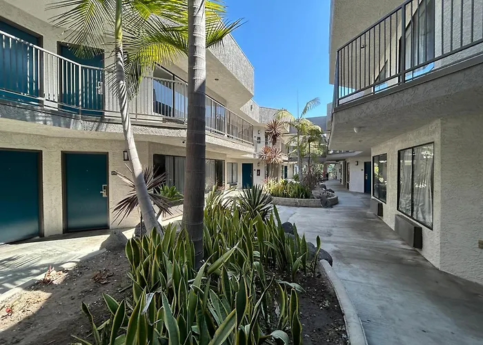 Studio 6 Suites Gardena, Ca