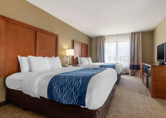Comfort Inn & Suites Pittsburg Ks