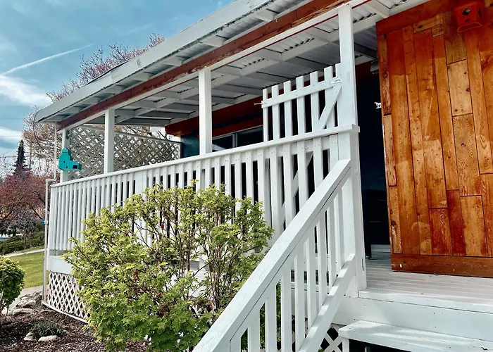 Peachland Beach Resort