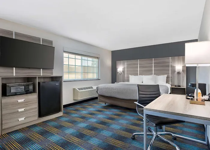 Quality Inn & Suites Fort Madison Near Hwy 61