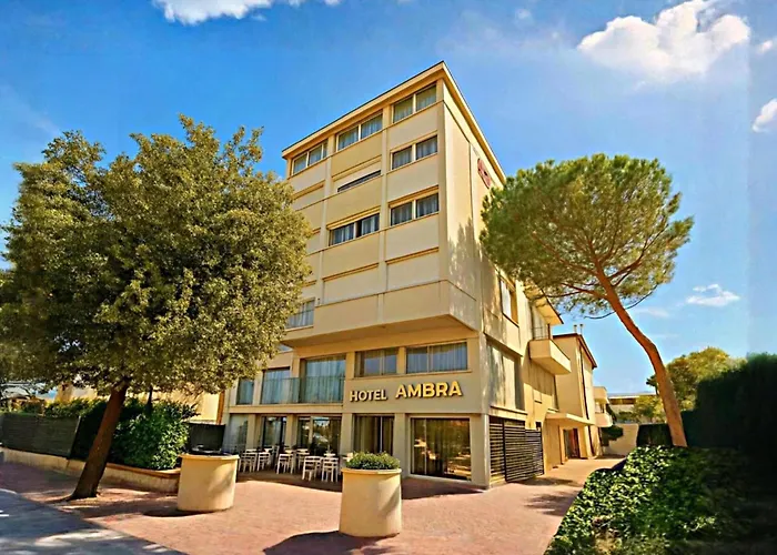 Hotel Ambra - Fronte Mare - Vicinissimi Al Centro