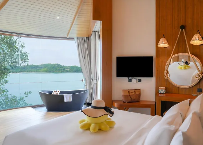 Sinae Phuket Luxury Hotel