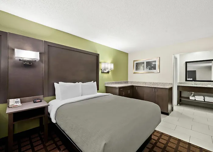 Quality Inn Raeford