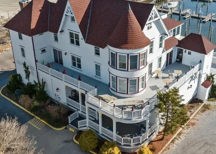 Tavern On The Bay Hotel - Lucky Luciano Suite
