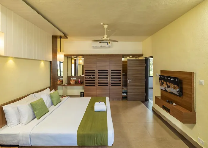 The Mountain Courtyard Thekkady Hotel