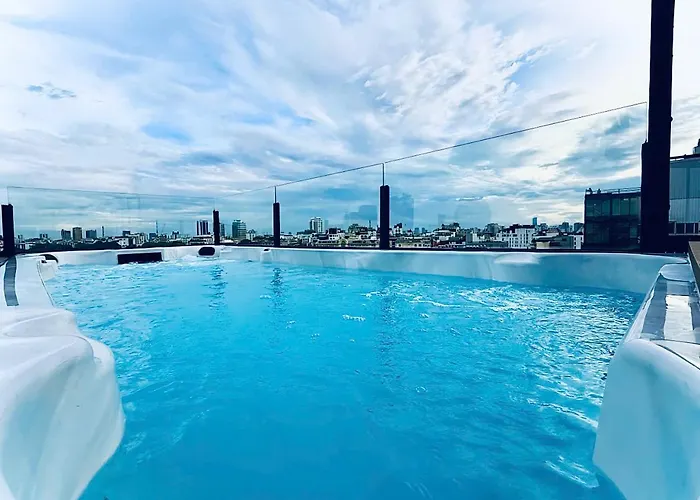 Lucien Hanoi Lakeside & Rooftop