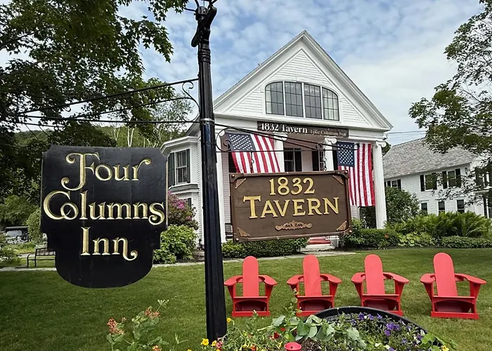 The Four Columns Inn & 1832 Tavern Newfane